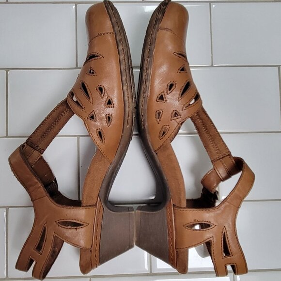 Light Caramel Brown Rockport "Aubrey" T-strap Sandal - Picture 6 of 6